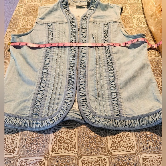 Chico's Platinum Retro '80s Light Wash Blue Jean Runched Ruffled Vest, Women's 3 - Picture 7 of 7